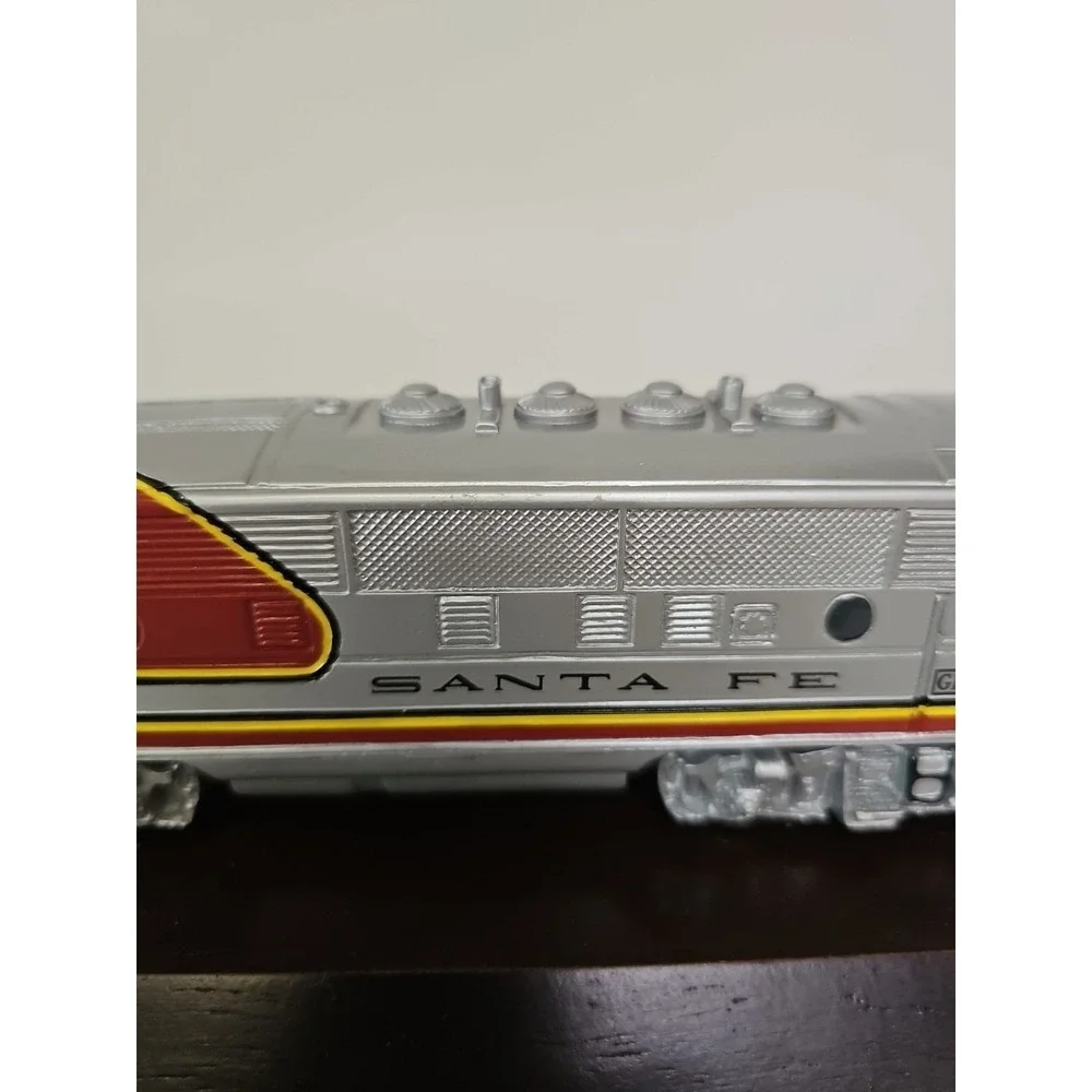 1948 SANTA FE F3 DIESEL ENGINE BY LIONEL